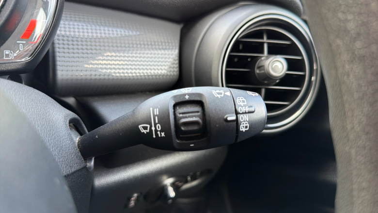 MINI Hatchback 1.5 Cooper 5dr Petrol Hatchback